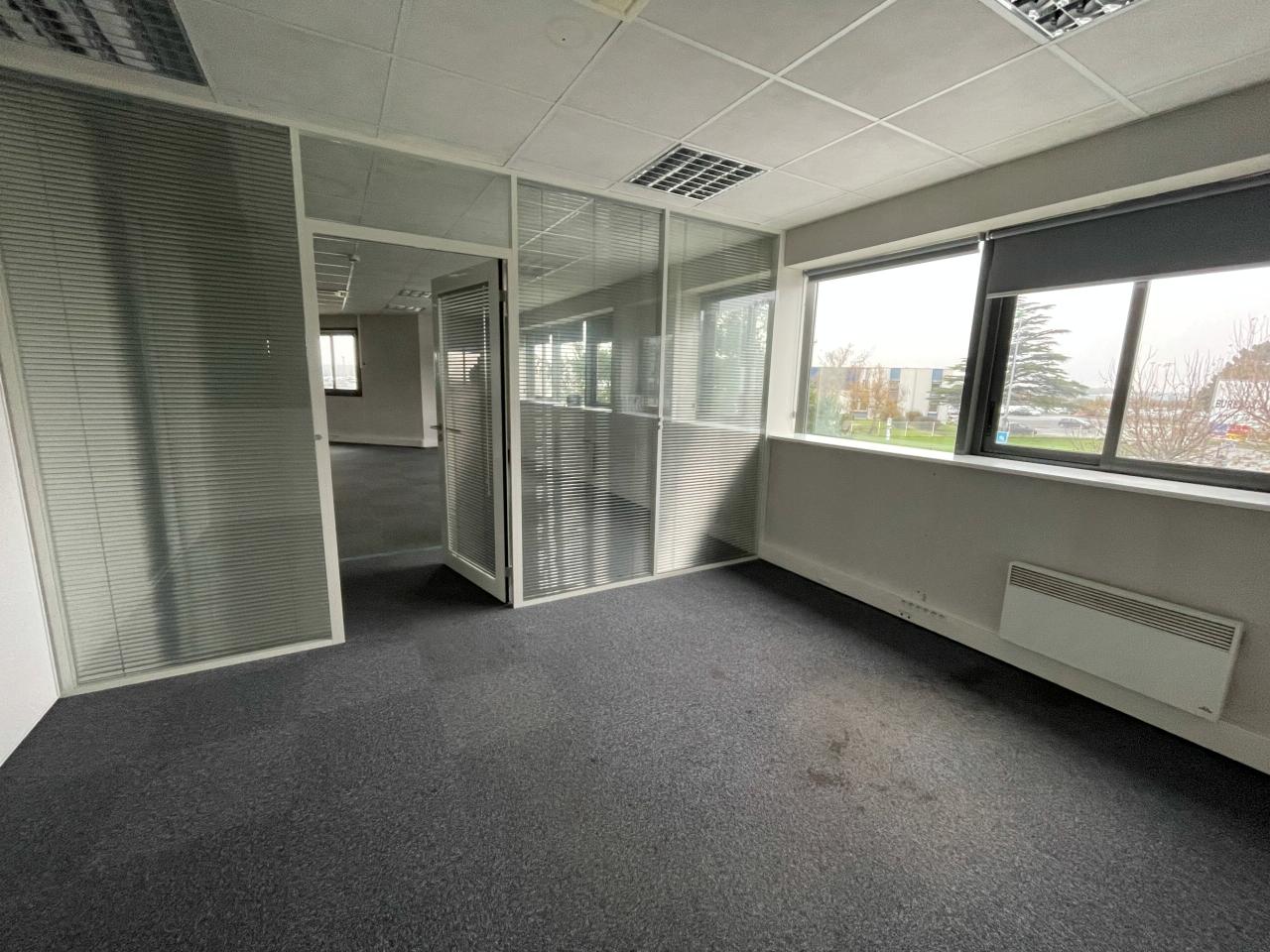 Bureau Bouguenais 124m² Location bureau Bouguenais Loire-Atlantique OLBUR2427941 2